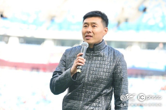 感謝姜寧和劉震理為中國足球、青島足球、青島海牛做出的貢獻(xiàn)
