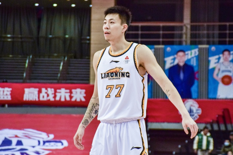 還得再調(diào)整！張鎮(zhèn)麟復(fù)出8中1拿到2分8助出現(xiàn)6失誤 正負值-34最低